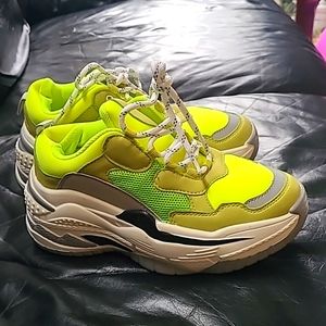 Fashion Nova lightgreen woman sneakers brand new without tags